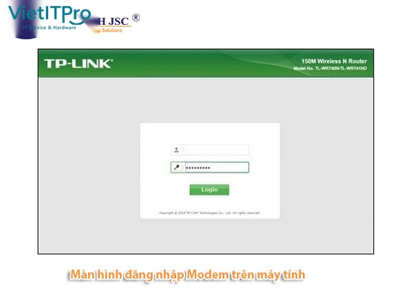 Thao tác sử dụng que chọc giữ nút Reset phần cứng trên bo mạch