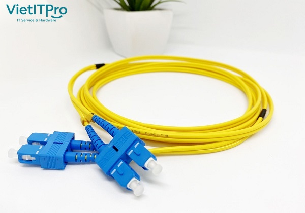 Cấu tạo mặt cắt ngang các lớp của sợi cáp mạng chất lượng cao
