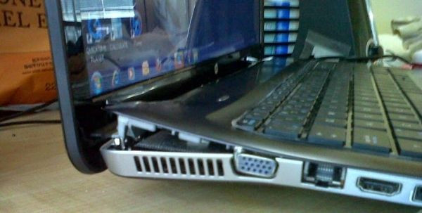 Hình ảnh kỹ thuật minh họa chi tiết cho Bung bản lề Laptop là do đâu và cách sửa chữa như thế nào? (Mới nhất) - Phòng Lab VietITPro