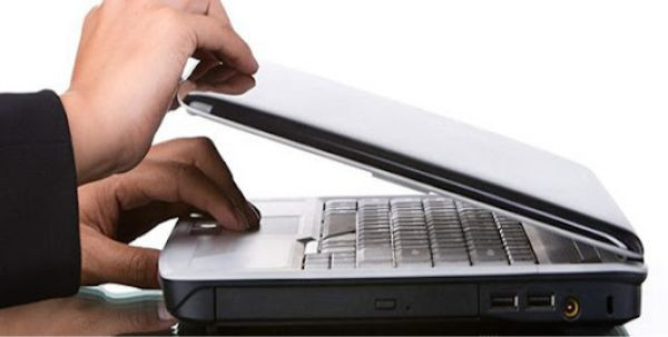 Hình ảnh kỹ thuật minh họa chi tiết cho Bung bản lề Laptop là do đâu và cách sửa chữa như thế nào? (Mới nhất) - Phòng Lab VietITPro