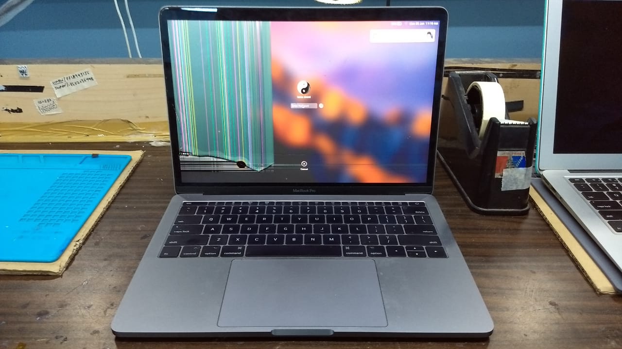 Thay Màn Hình MacBook Pro 15-inch A1707 (2016–2017)