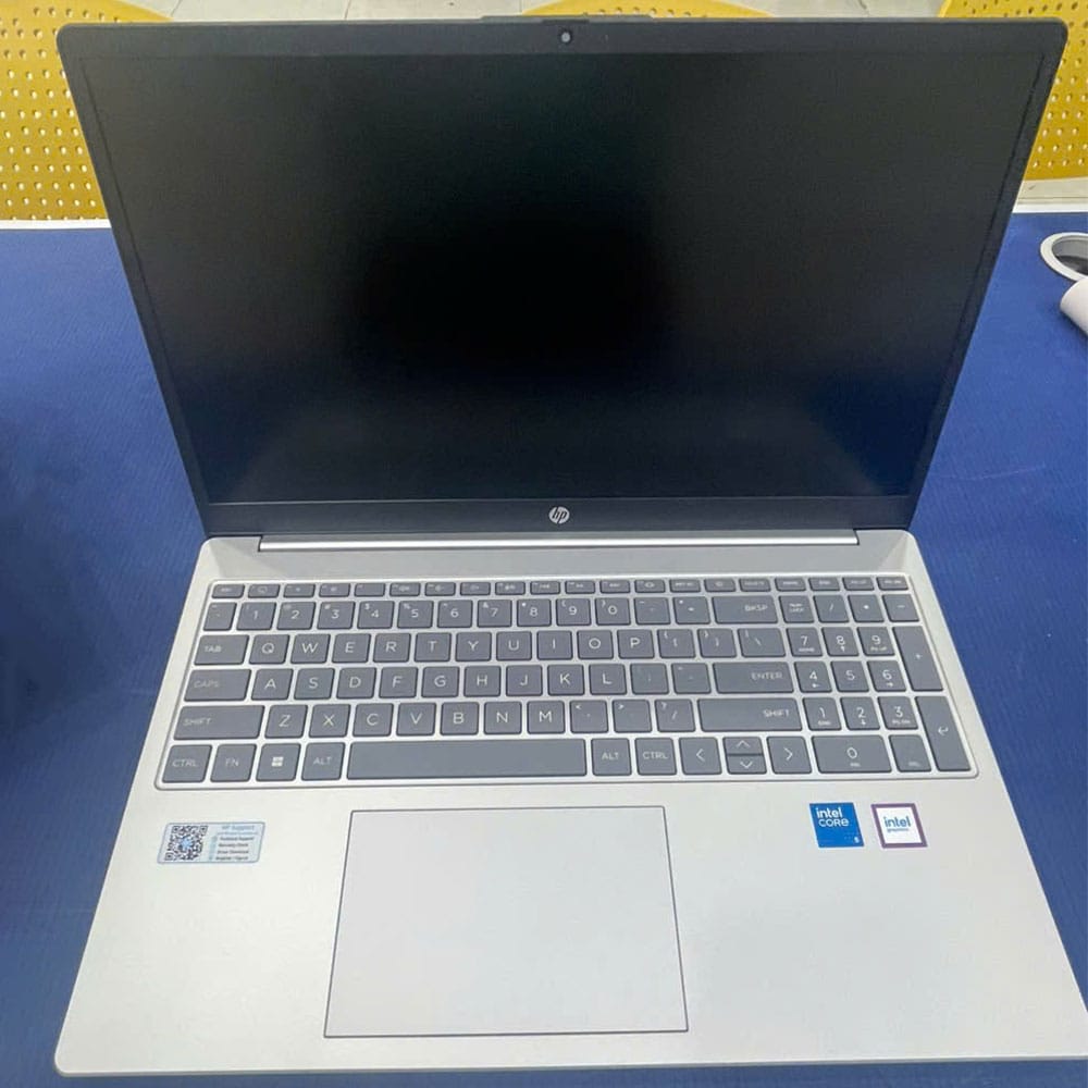 Máy tính xách tay/ Laptop HP 15-fd1043TU - 9Z2W9PA (Core 5-120U) (Bạc) - Đã sử dụng