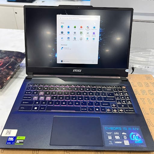 Máy tính xách tay/ Laptop MSI Cyborg 15 AI A1VEK-053VN (Ultra 7 155H) (Đen)